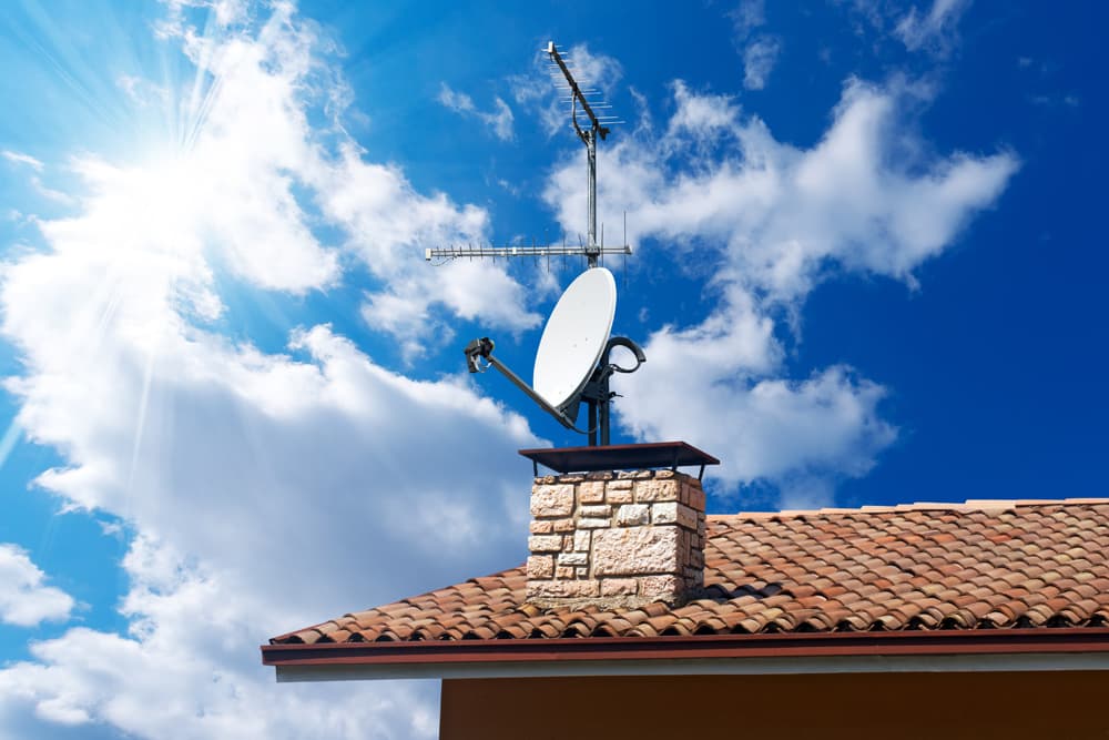 Mantenimiento y reparación de antenas digitales TDT y satélite